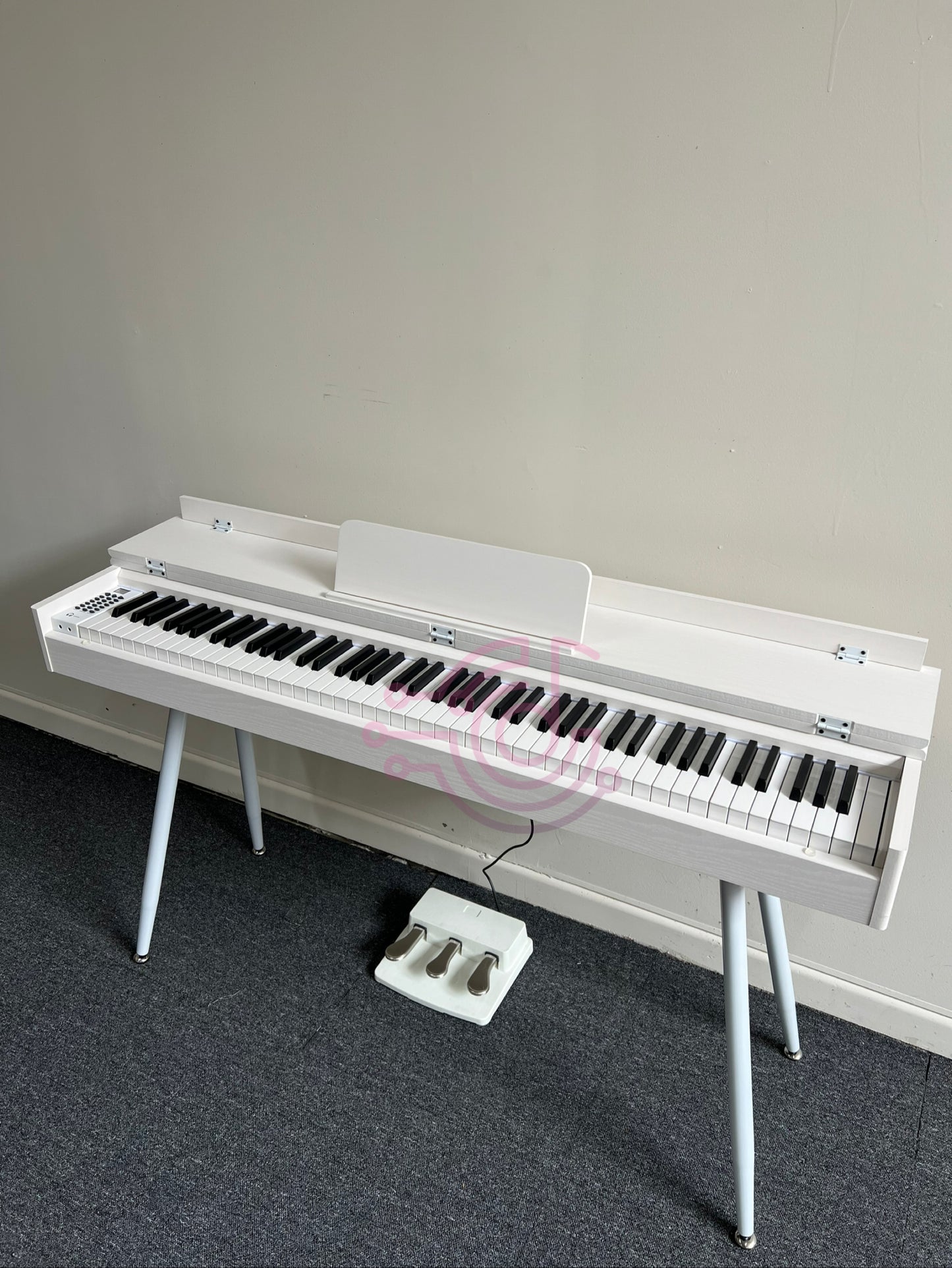 AUCN Piano - 815 Fully Weighted Hammer Action Keys