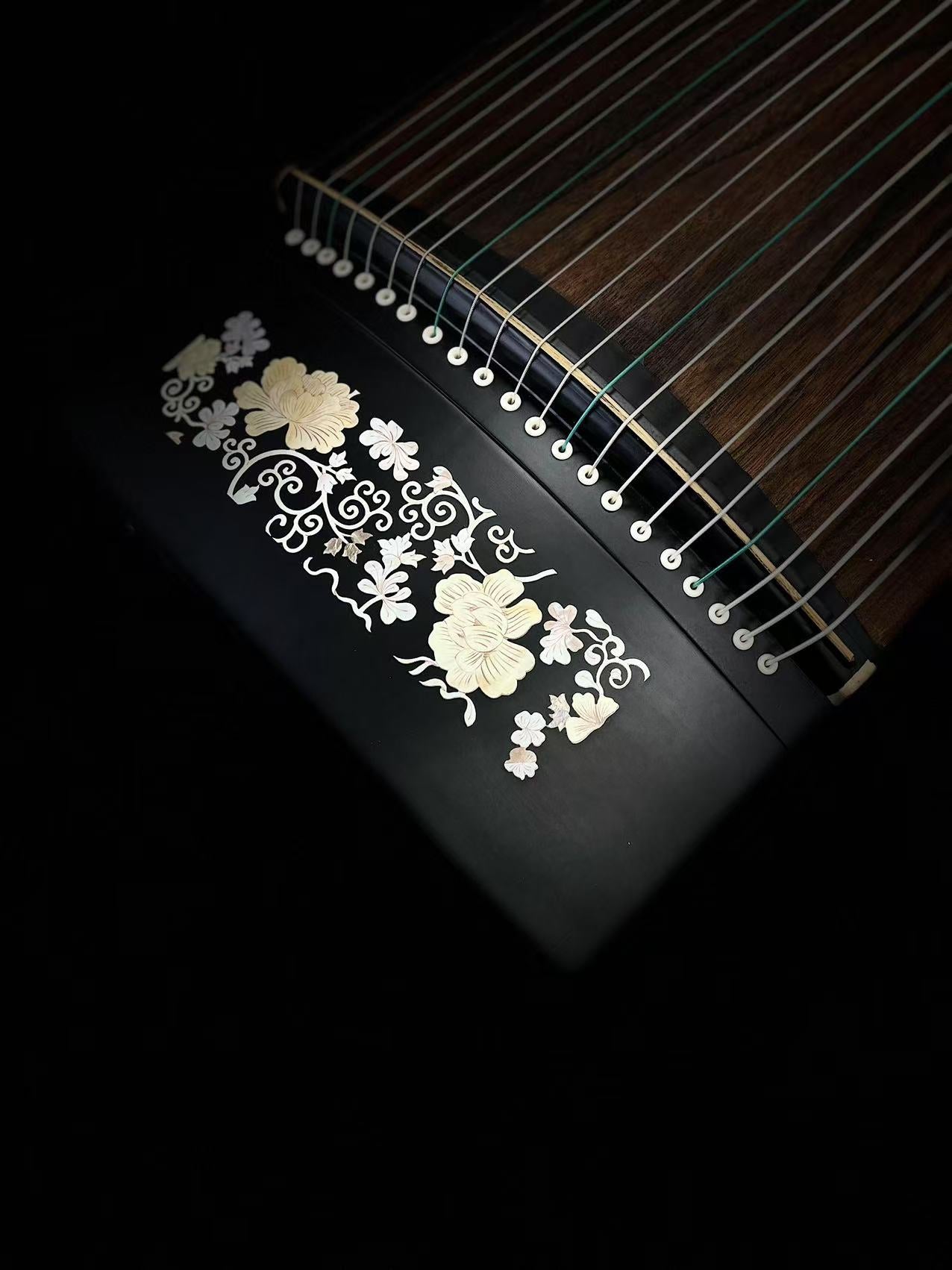 Yayun Guzheng - Black Petals in the Wind Rosewood Guzheng