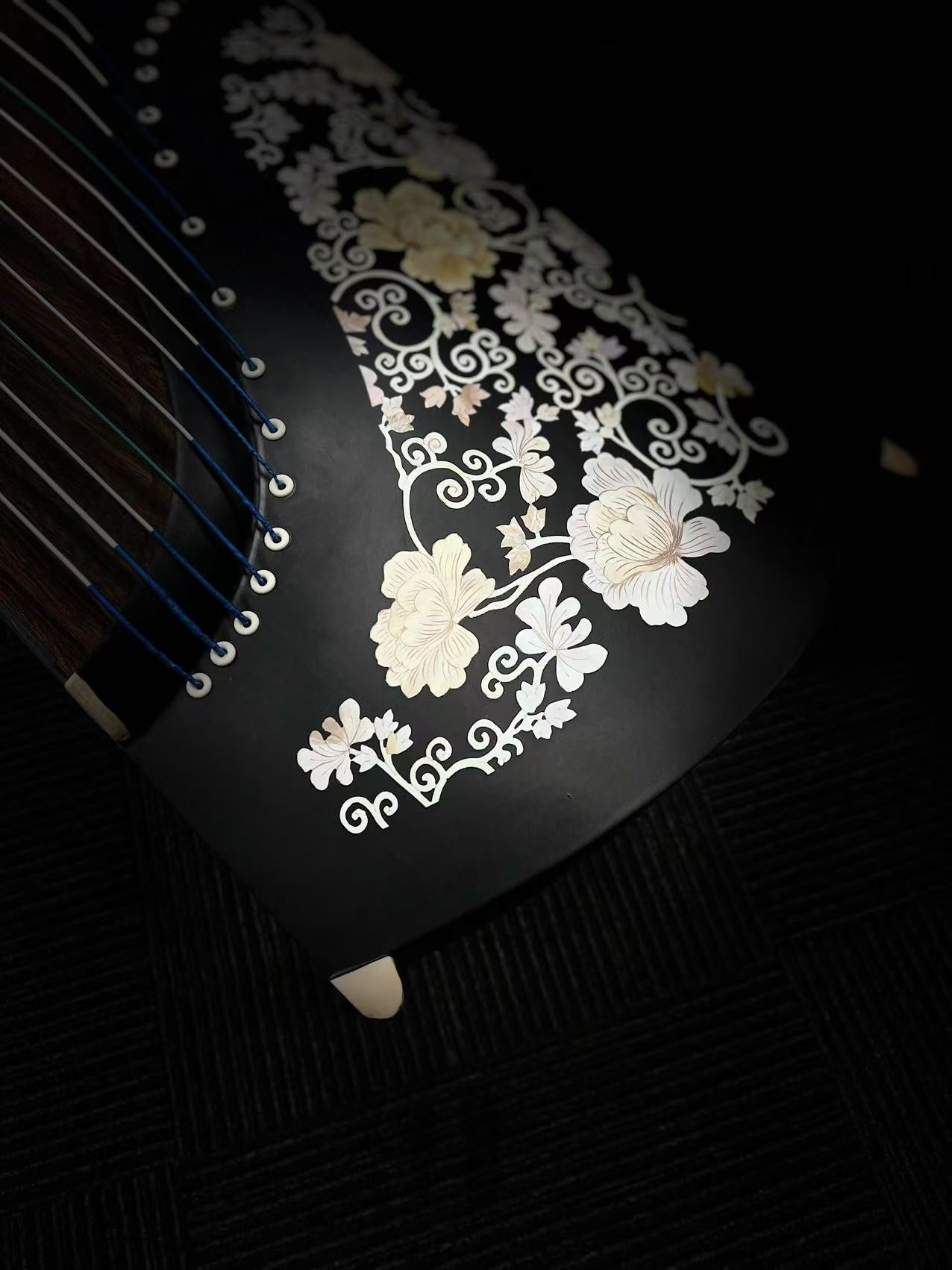 Yayun Guzheng - Black Petals in the Wind Rosewood Guzheng