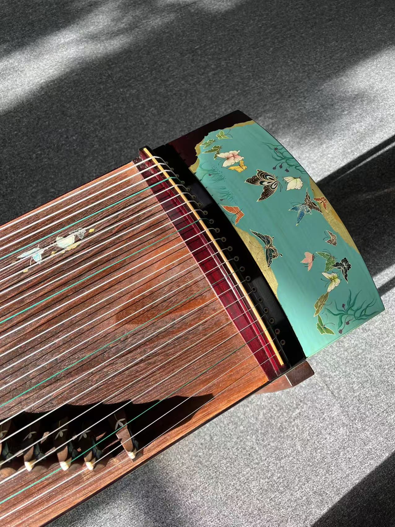 Qingmu Guzheng - Hundred Butterflies Pattern