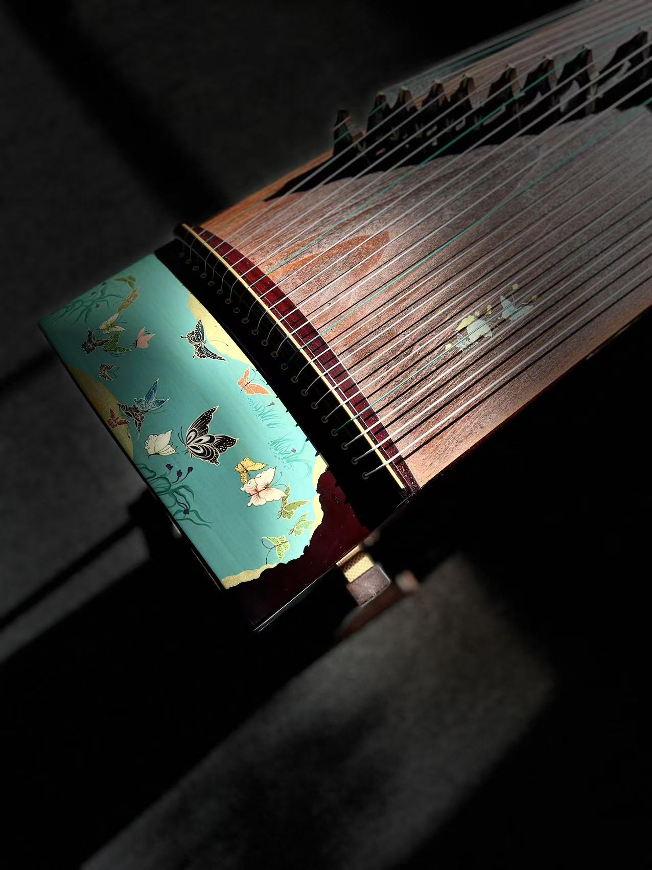 Qingmu Guzheng - Hundred Butterflies Pattern