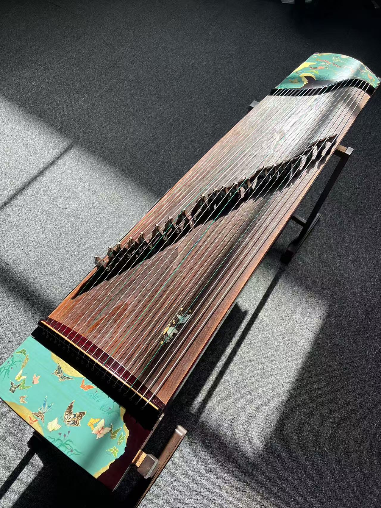 Qingmu Guzheng - Hundred Butterflies Pattern