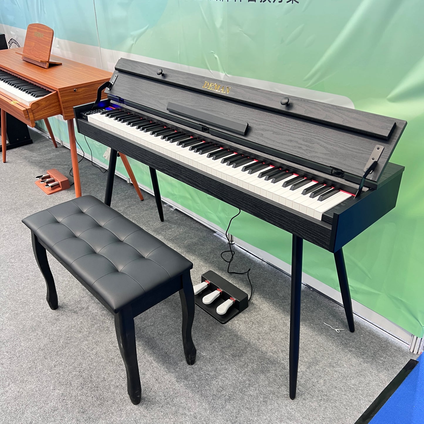 AUCN Piano - F625 Fully Weighted Hammer Action Keys (Half-Lid Design)