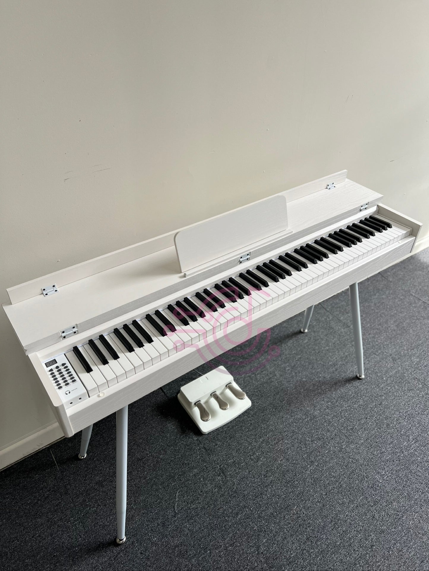 AUCN Piano - 815 Fully Weighted Hammer Action Keys