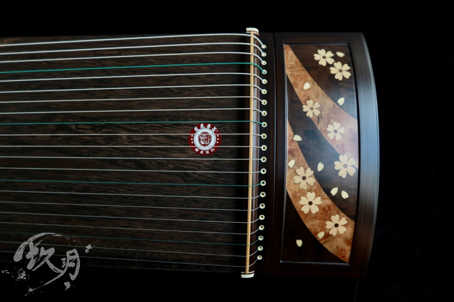 Longfeng Guzheng - Jade Blossom Elegance