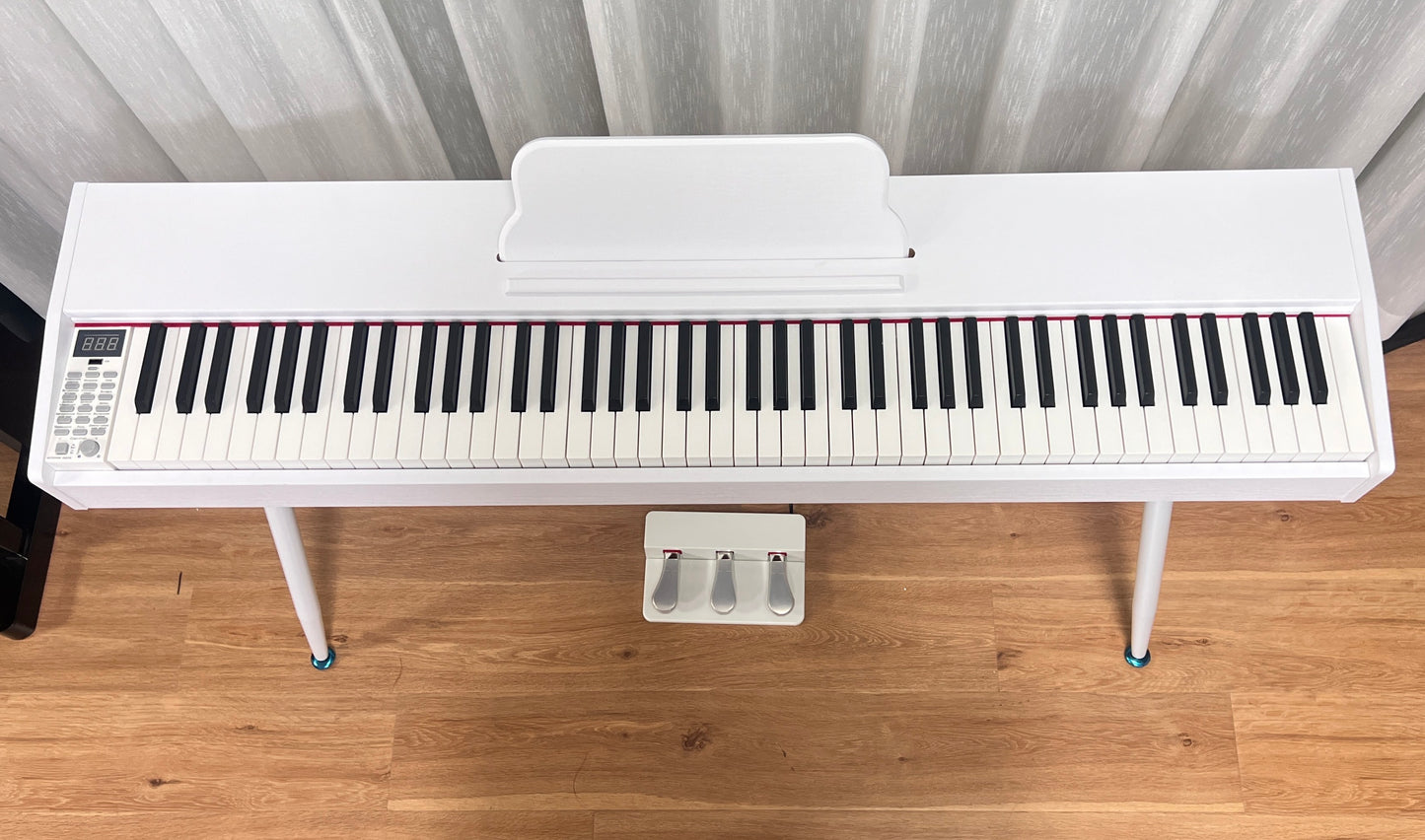 AUCN Piano - 715 Fully Weighted Hammer Action Keys