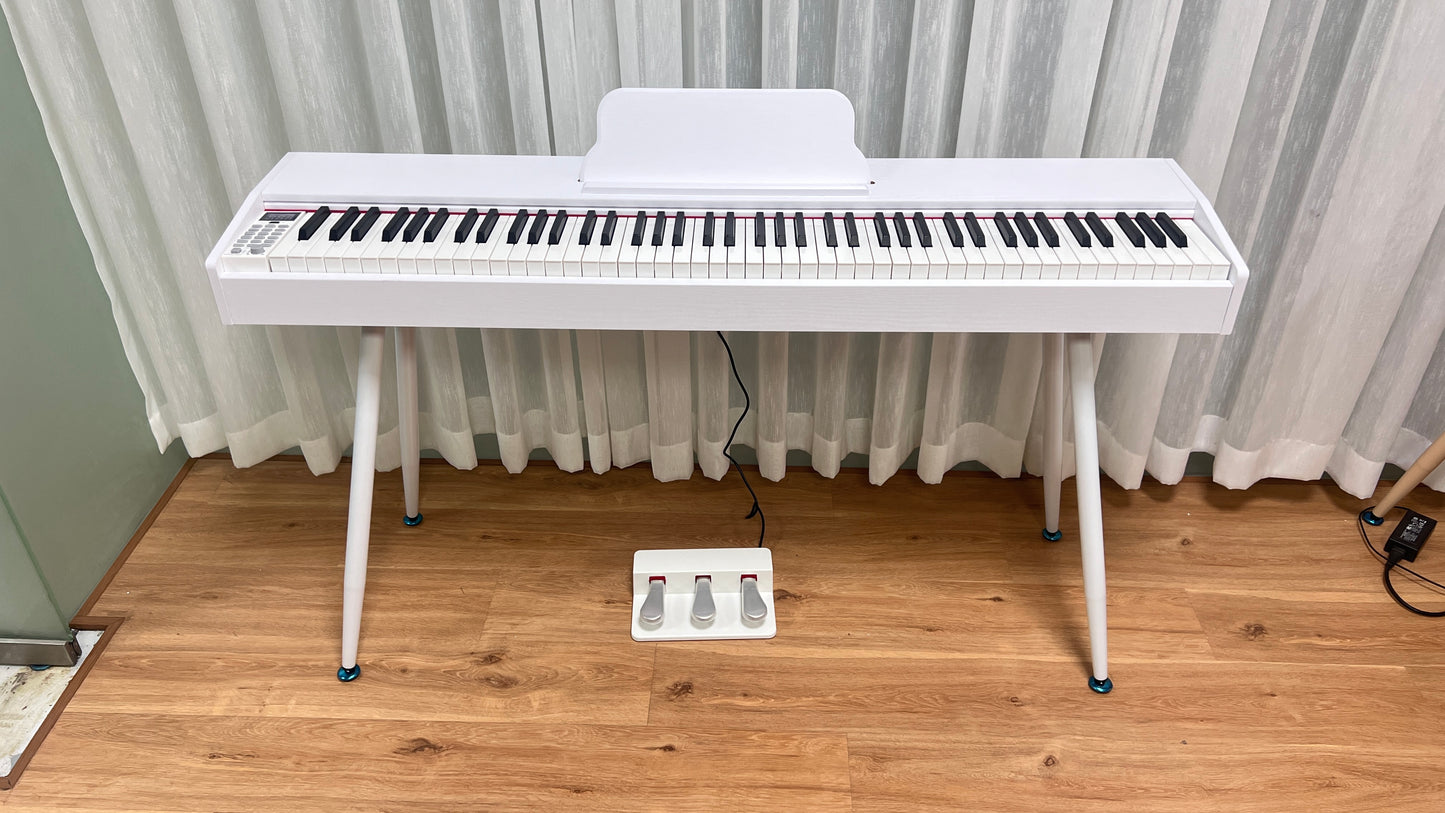 AUCN Piano - 715 Fully Weighted Hammer Action Keys