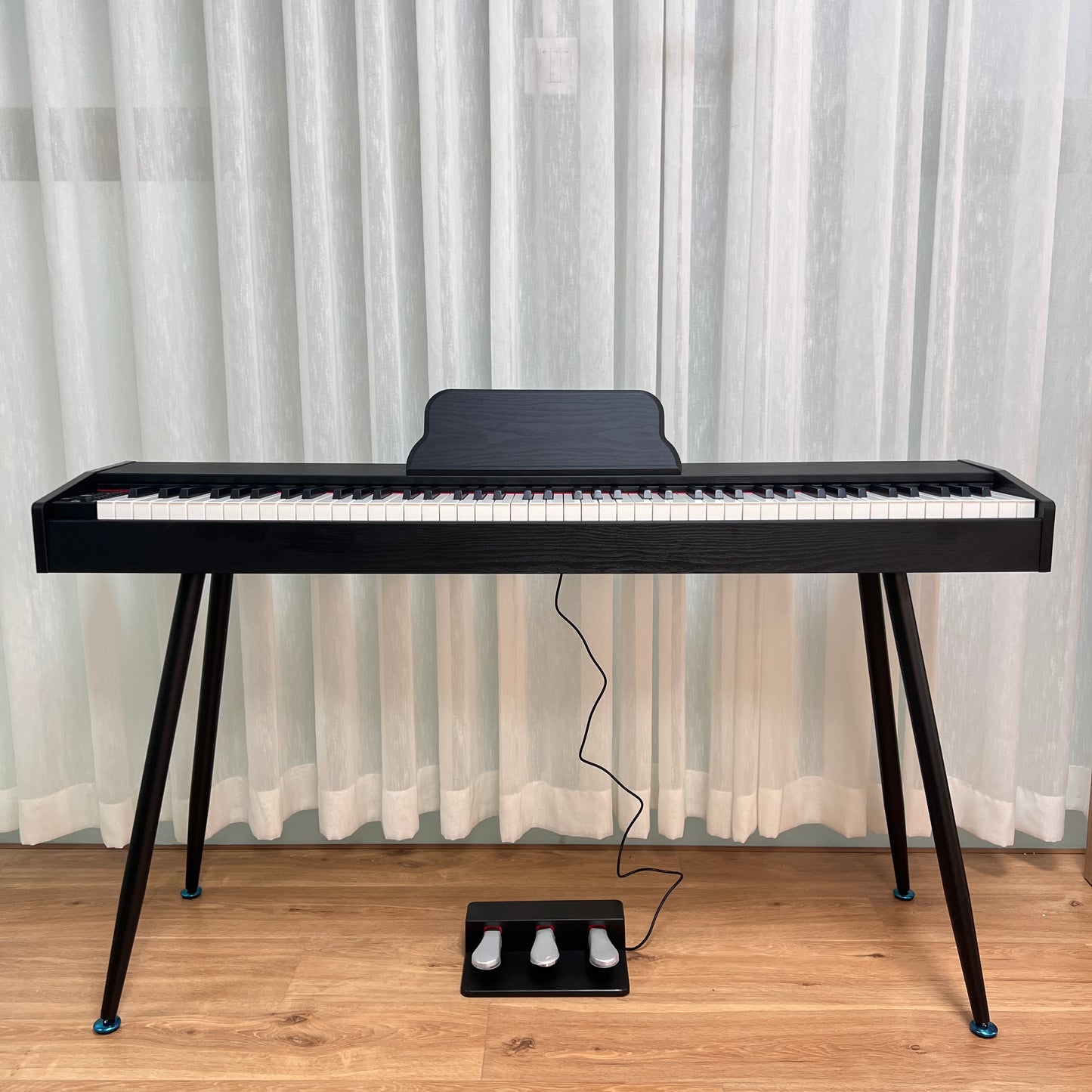 AUCN Piano - 715 Fully Weighted Hammer Action Keys