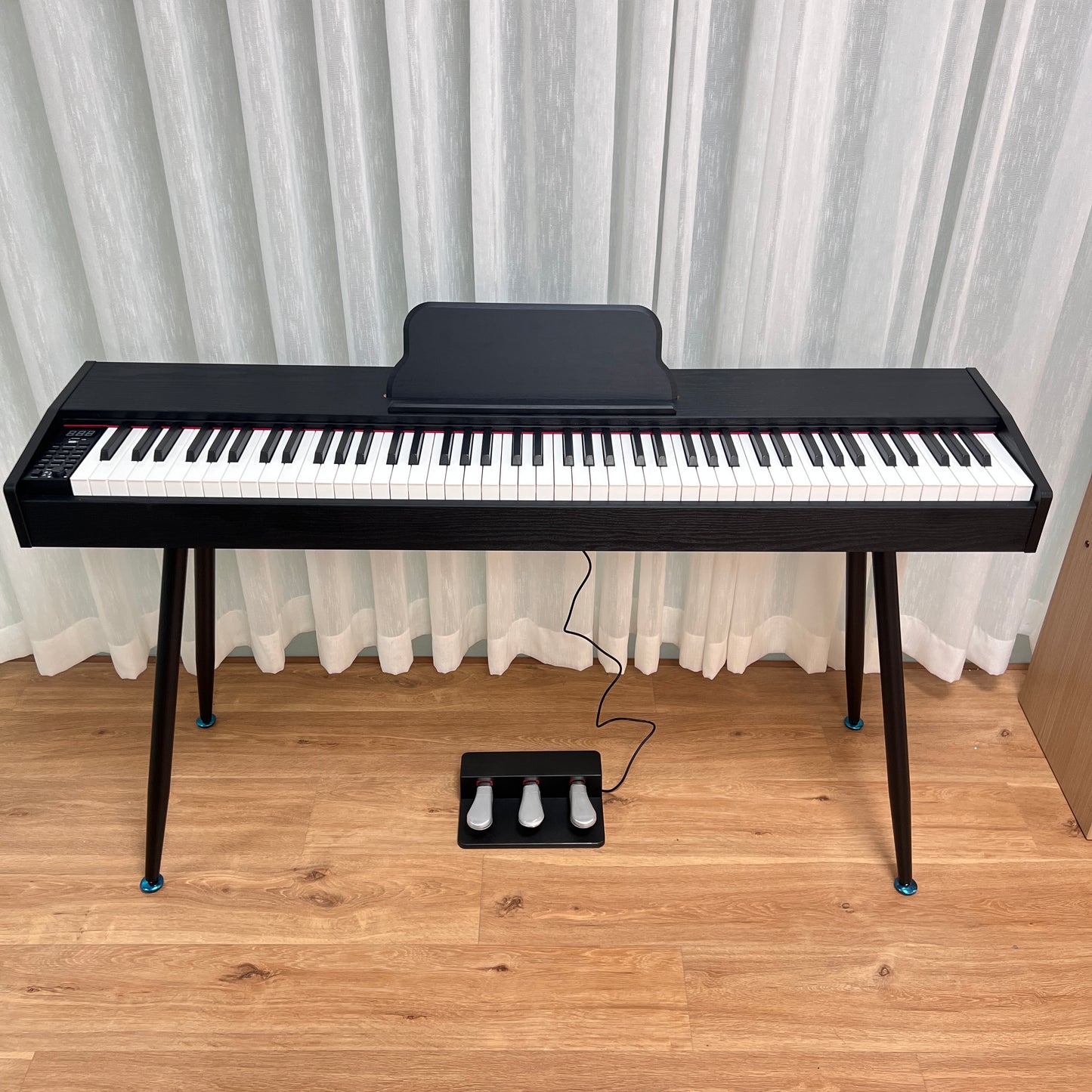 AUCN Piano - 715 Fully Weighted Hammer Action Keys