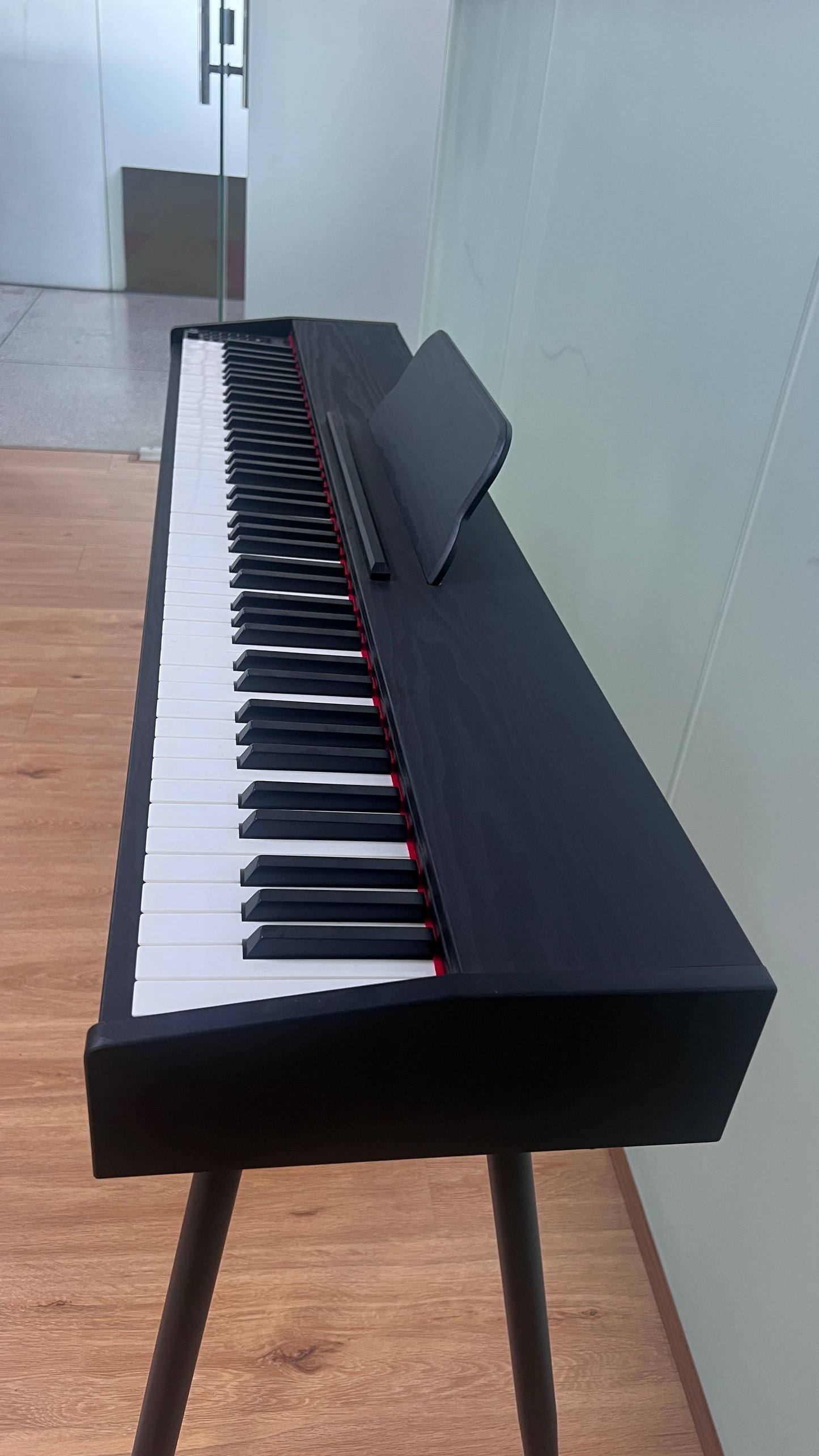 AUCN Piano - 715 Fully Weighted Hammer Action Keys