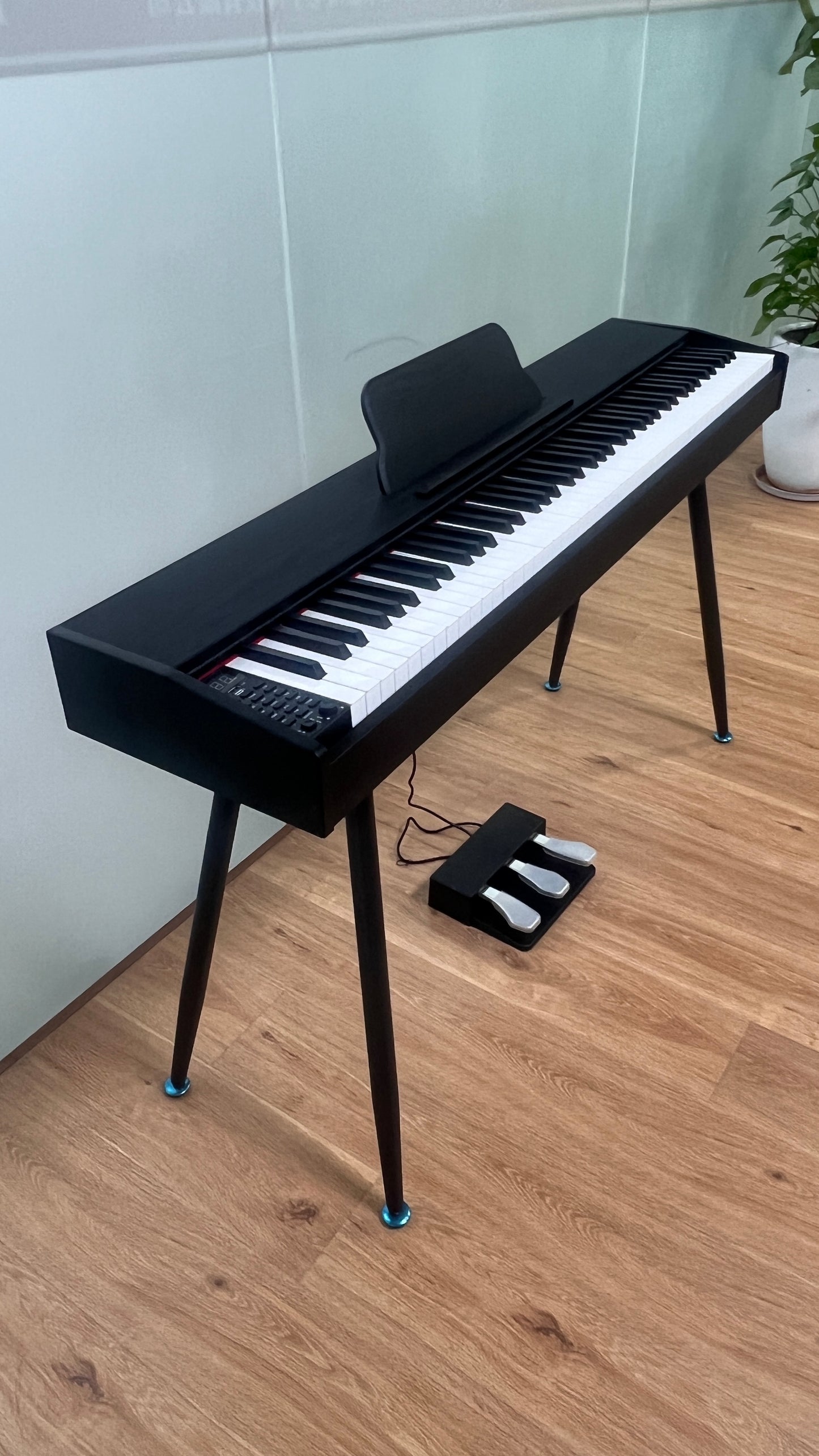 AUCN Piano - 715 Fully Weighted Hammer Action Keys