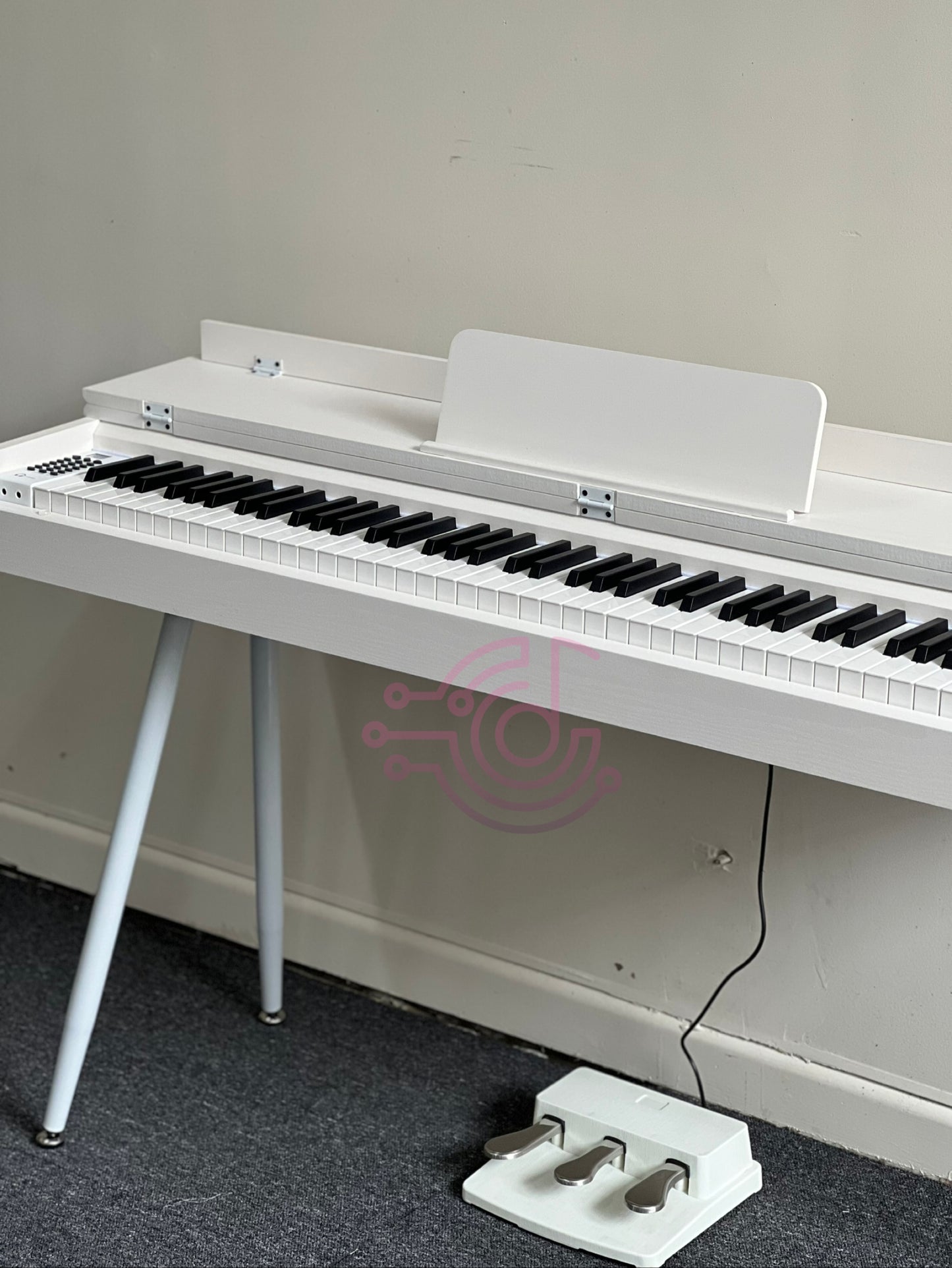 AUCN Piano - 815 Fully Weighted Hammer Action Keys