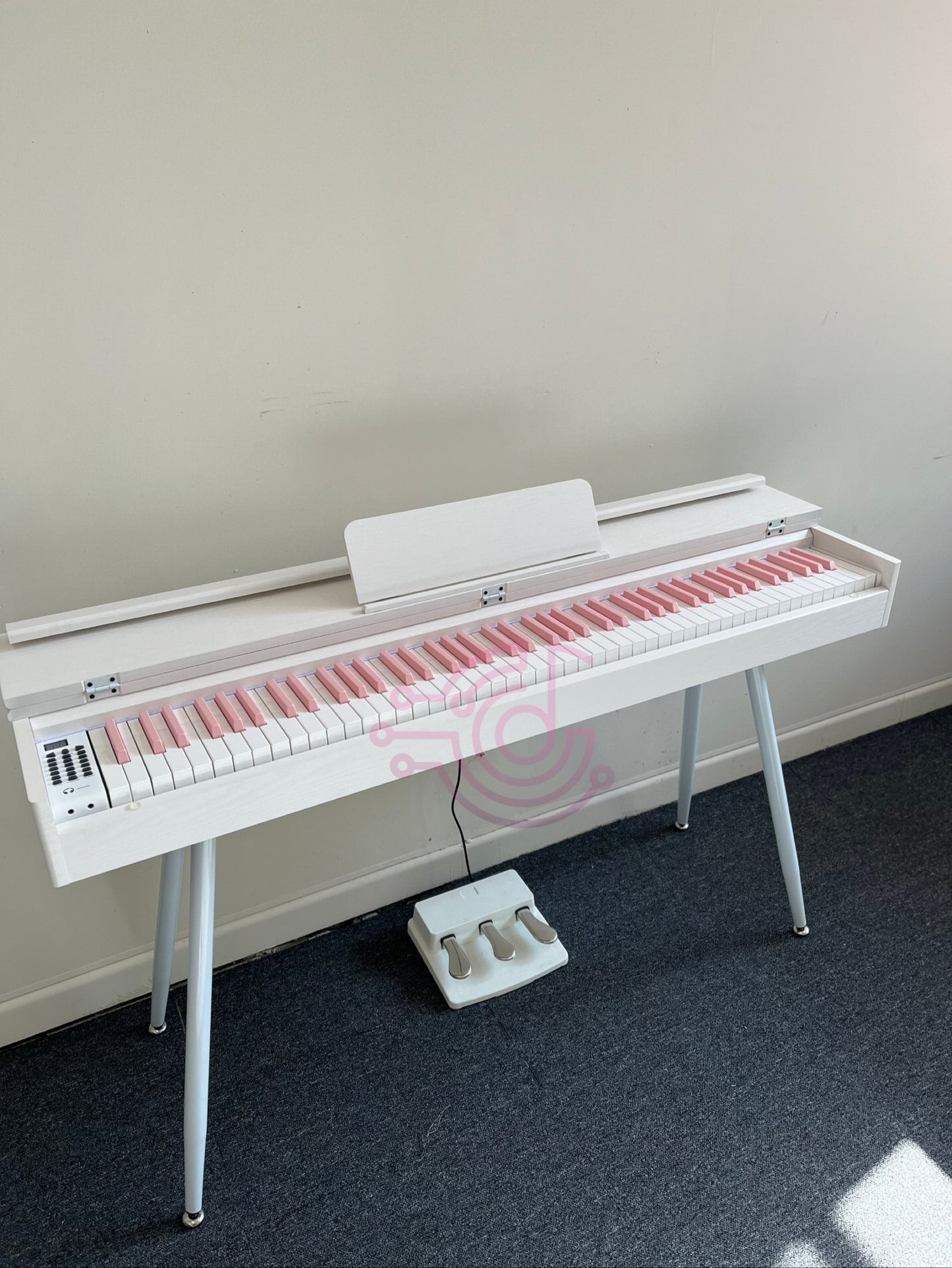 AUCN Piano - 815 Fully Weighted Hammer Action Keys