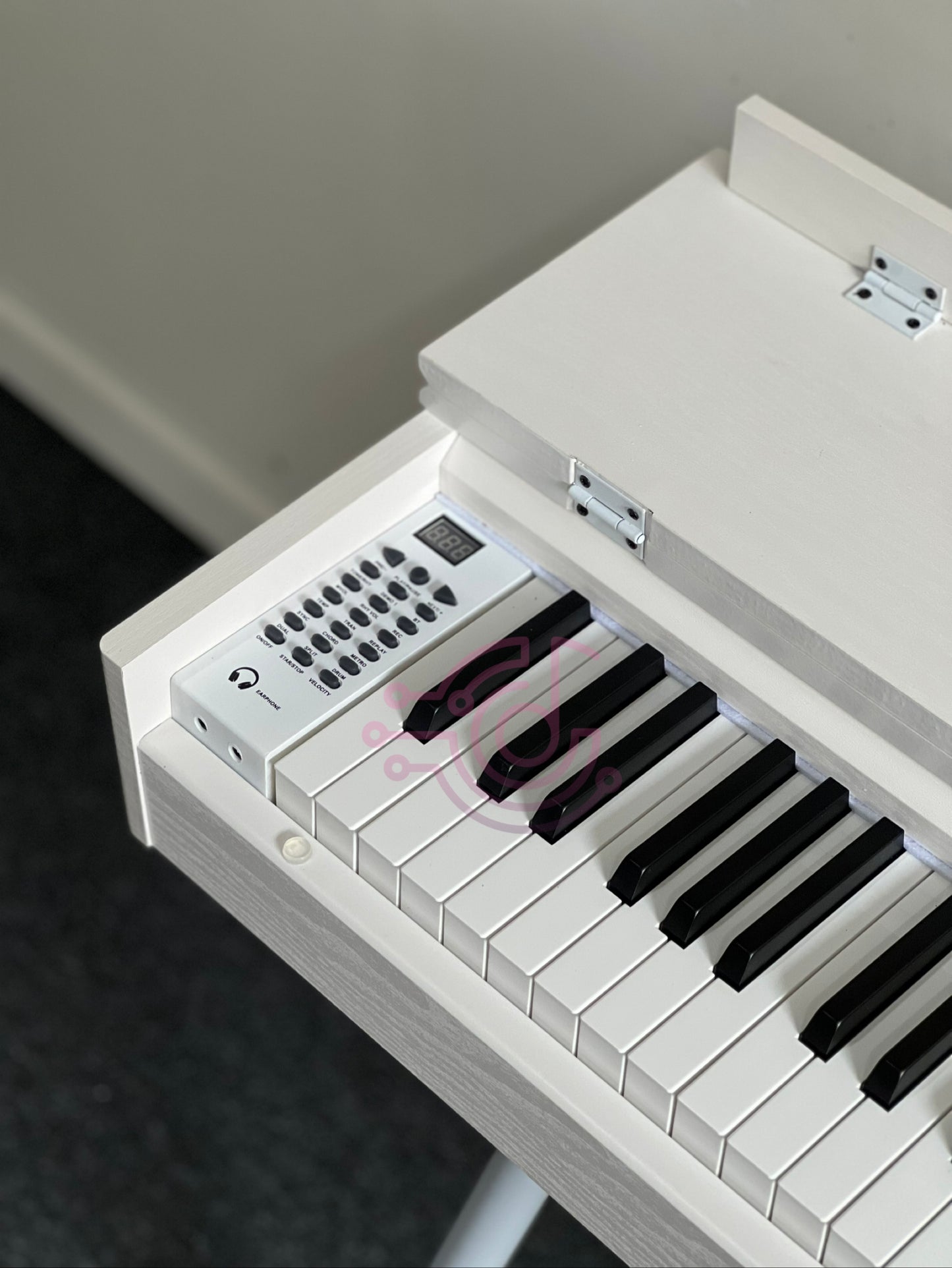 AUCN Piano - 815 Fully Weighted Hammer Action Keys